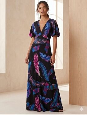 Leaf Print Express Crepe Banded Empire Maxi Dress  size Xs In Excellent Conditio